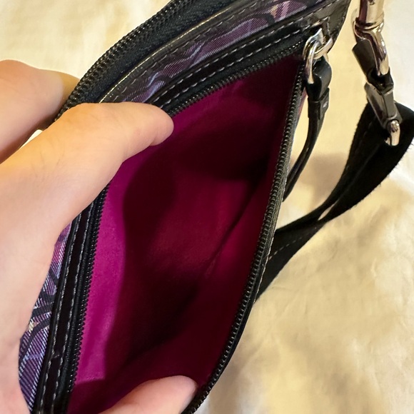 Coach crossbody in pink monogram - Picture 4 of 7